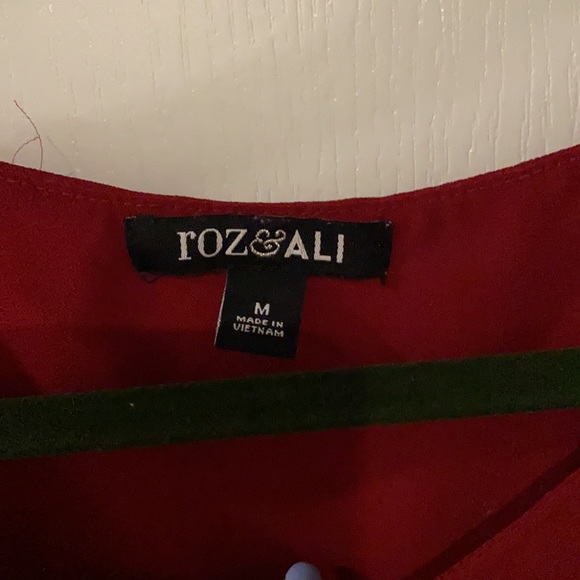 Size medium Roz & Ali blouse - Picture 2 of 3